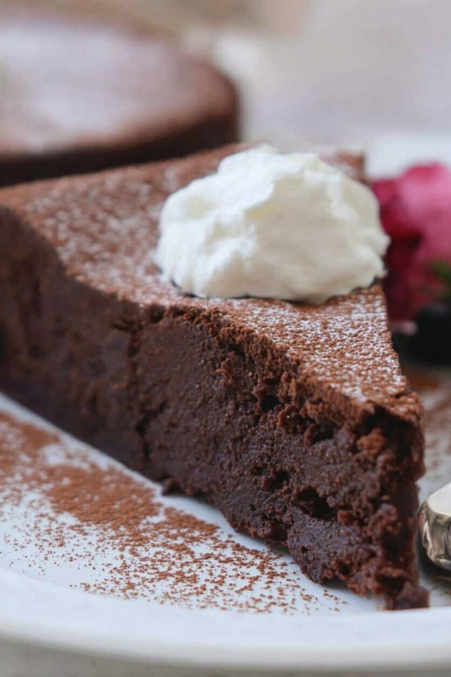 Flourless Chocolate Torte with Cream 2 Flourless Chocolate Torte with Cream