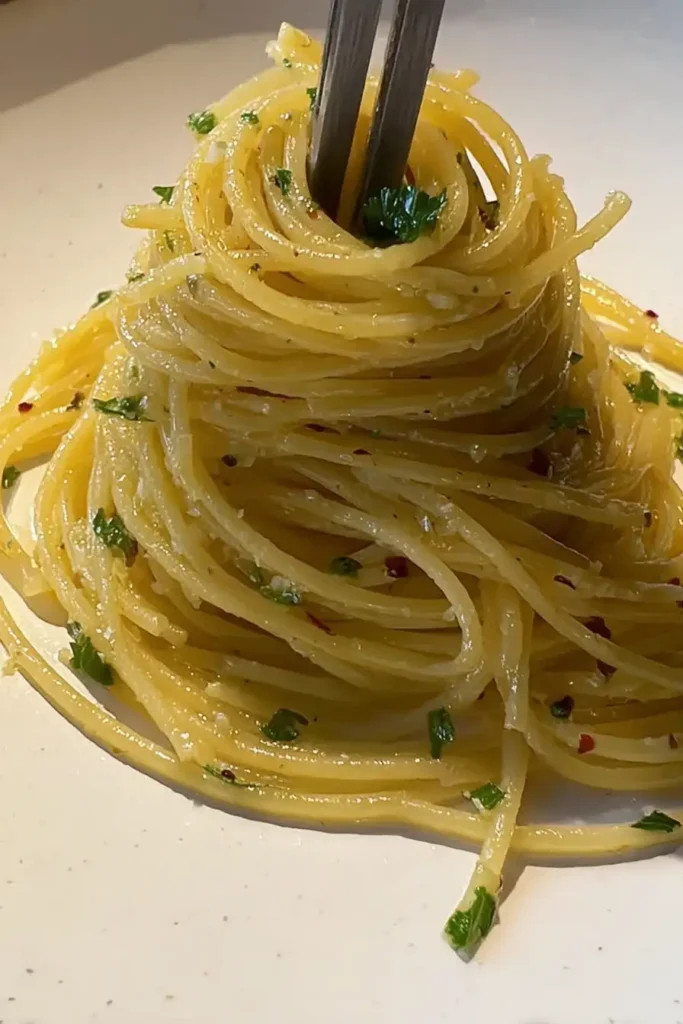 Spaghetti with Garlic and Oil 2 Spaguetti 8da5deba3965